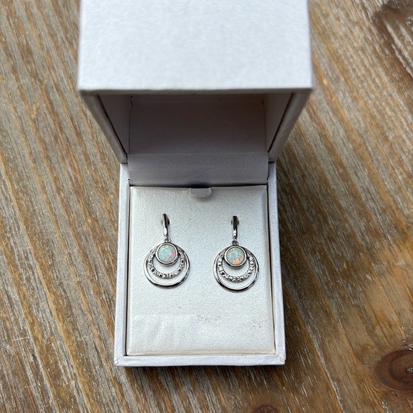 Sterling Silver and lab created White Sapphire earrings NWT - Picture 3 of 5